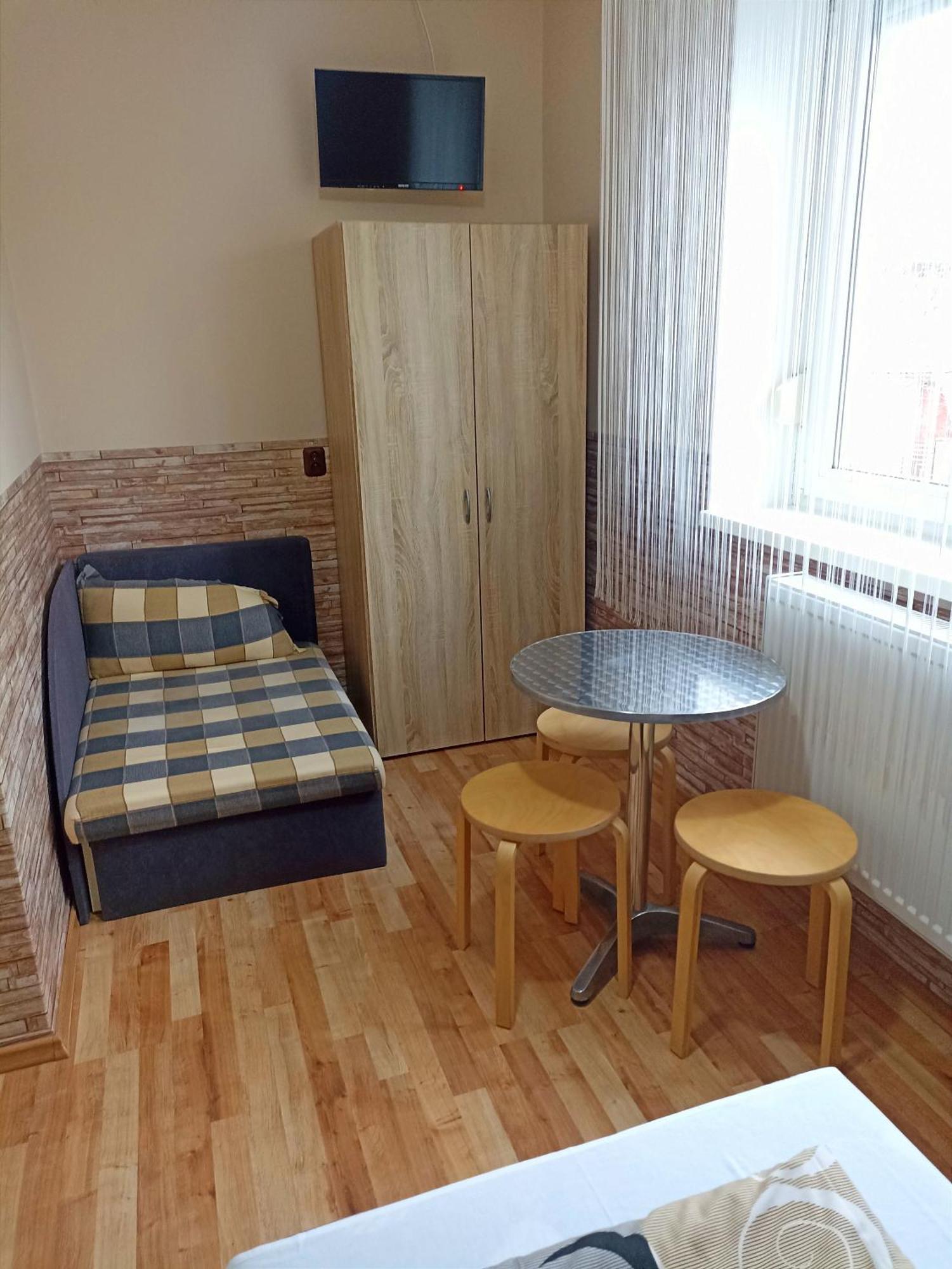 Abturist Penzion Štúrovo Exterior foto